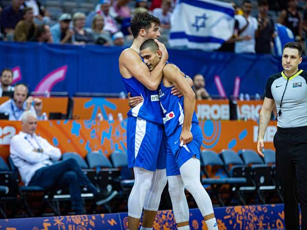 אבדיה ומדר. המעבר מפיב"א ל-NBA לא פשוט (FIBA)