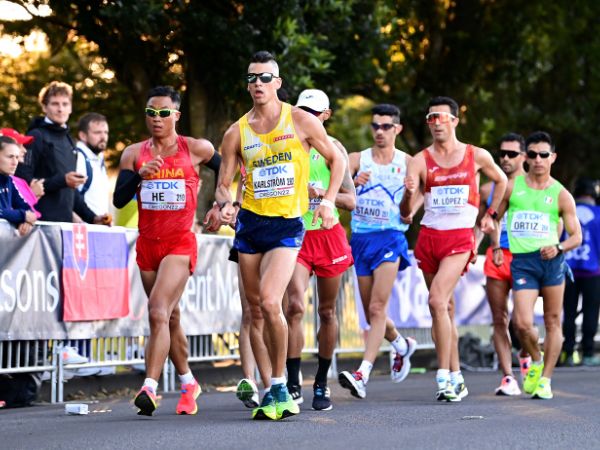 צמוד ממה שנראה (Hannah Peters/Getty Images for World Athletics)