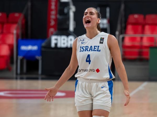 ניצחון ענק, נגה אטינגר (FIBA)