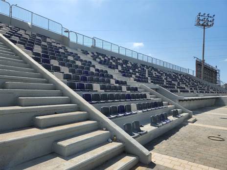 The renovated grandstand (photo: Roy Weinberg)