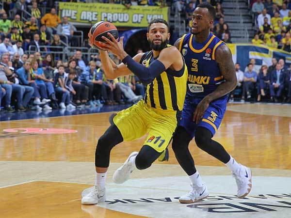 Ennis in Fener uniform.  The injuries haunted him (GETTY)