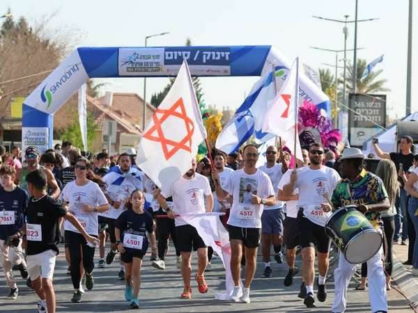 זינוק מרוץ הגבורה באופקים | צילום: ארז ארטנשטיין, שוונג