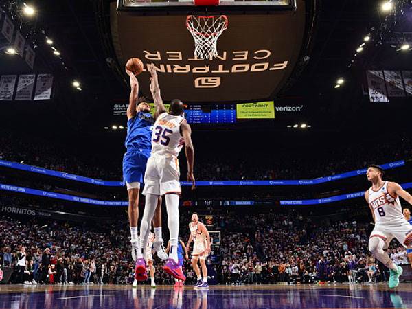 לייבלי הפיח חיים בהתקפה (Barry Gossage/NBAE via Getty Images)