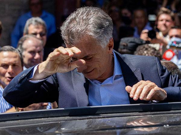 פליטת פה אומללה של נשיא ארגנטינה לשעבר (Tomas Cuesta/Getty)