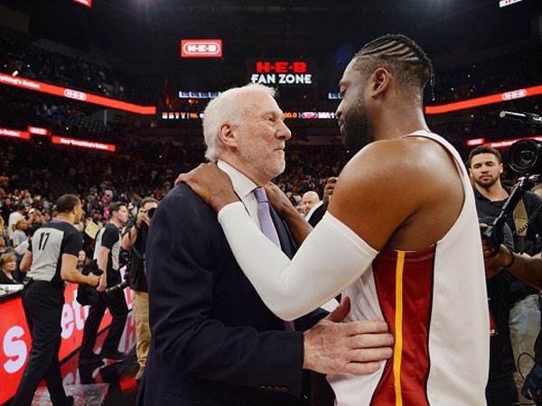 ווייד ופופוביץ'. נפגשו פעמיים בגמר (Mark Sobhani/NBAE via Getty Images)