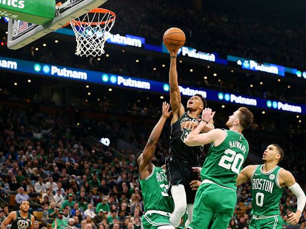 יהיה שמח. יאניס נגד הסלטיקס (צילום: Maddie Meyer/Getty Images)