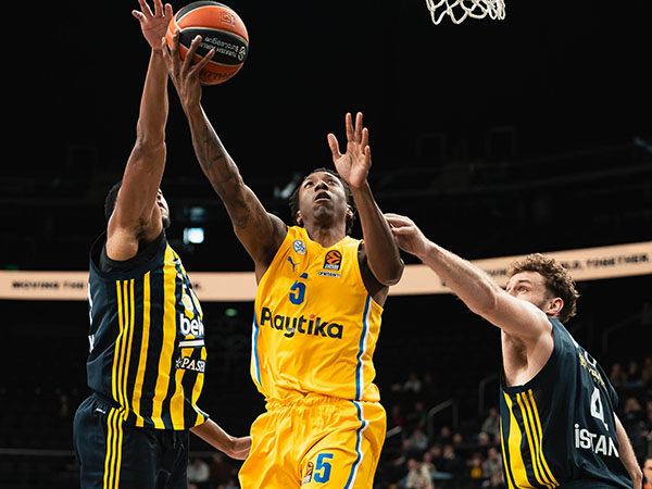 לי. לא ברןר אם חשב או לא חשב (Euroleague Basketball via Getty)