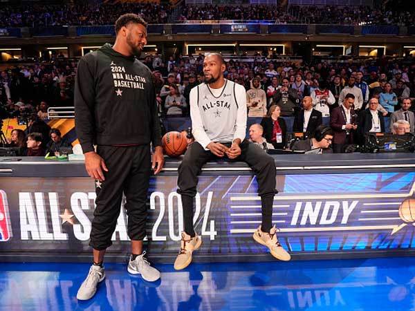 ג`ורג` ודוראנט. יותר הגיוני (A.J. Mast/NBAE via Getty Images)