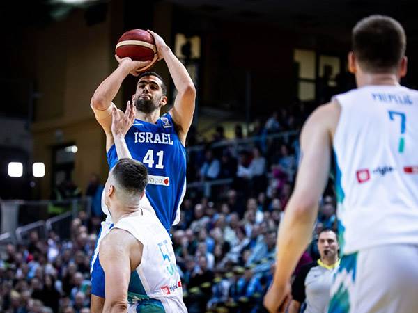 ודקות טובות של תומר גינת (FIBA)