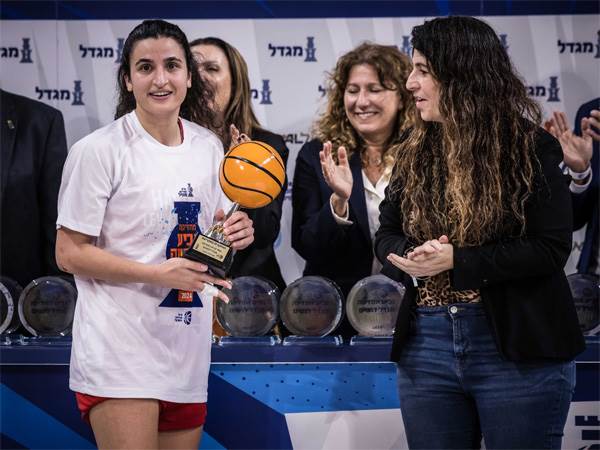 תירוש, נבחרה ל-MVP של גמר הגביע (עודד קרני, באדיבות איגוד הכדורסל)