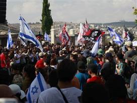 הלוויתו של הרש גולדברג (באדיבות הפועל ירושלים בכדורגל)