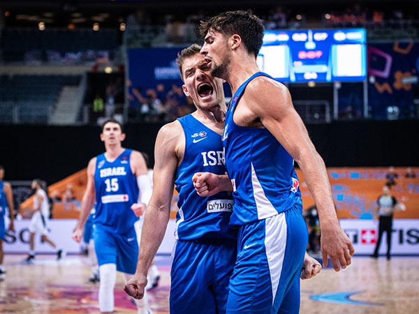 נגיעה מהשמינית (FIBA)