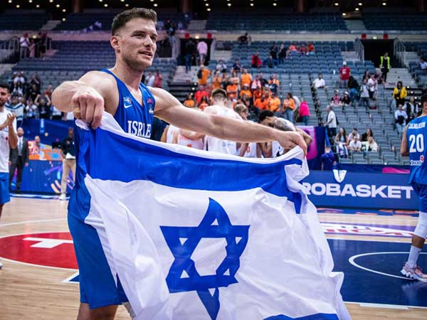 ערב טוב גם שלו. מקל (FIBA)