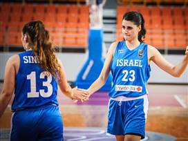 רומי אלבז ותמר זינגר (FIBA)