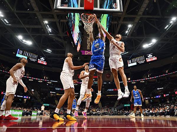 קאבוקלו עולה לדאנק (Jason Miller/Getty Images)