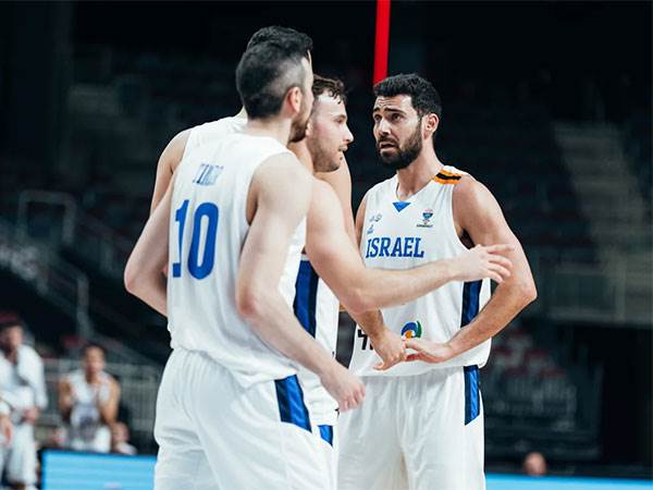 (FIBA)