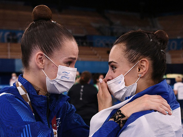 חוגגת עם ניקול זליקמן (gettyimages)