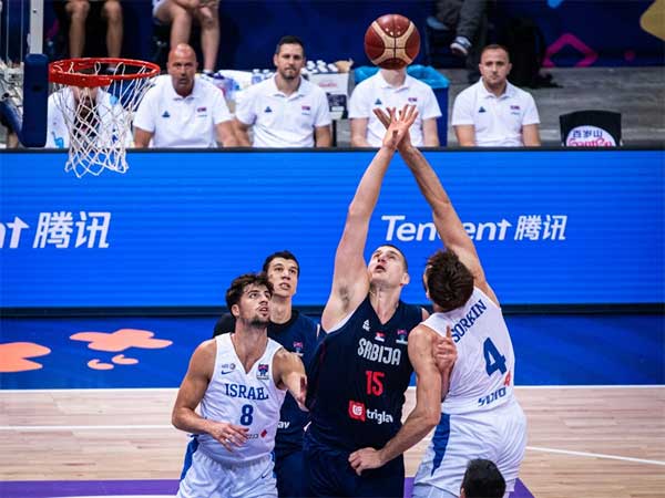 סורקין ויוקיץ' במצ'אפ (FIBA)