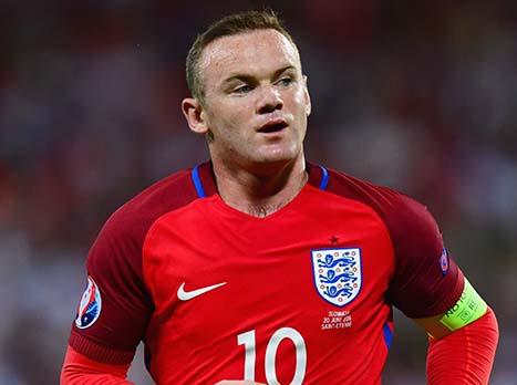 רק כשהתפוגג ערפל הפתיחה היה ניתן להבין שהסלובקים באו במטרה לחלץ תיקו ואולי להפתיע במתפרצות ושרוב השליטה במשחק תהיה אנגלית. וארדי רשם החמצה גדולה ושאר החלוצים, גם אלה שנכנסו מאוחר יותר כמו הארי קיין ווויין רוני (שעלה למקום ה-3 בכל הזמנים בטבלת ההופעות בנבחרת), לא הצליחו לעשות את ההבדל.