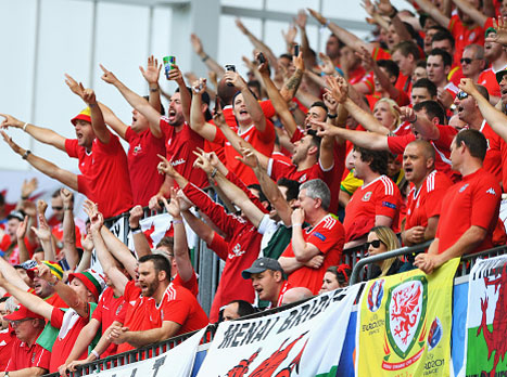 אוהדי וויילס בטירוף (gettyimages)